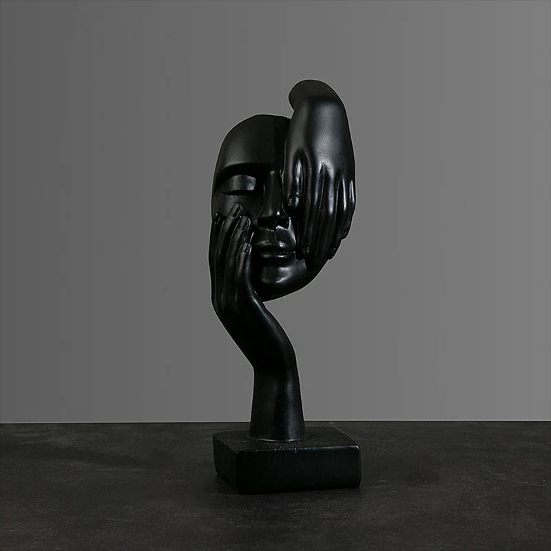 Minimalistická abstraktná figurálna socha