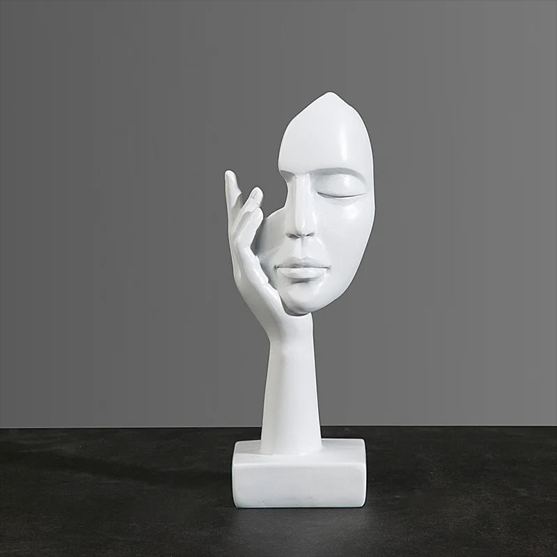 Minimalistická abstraktná figurálna socha