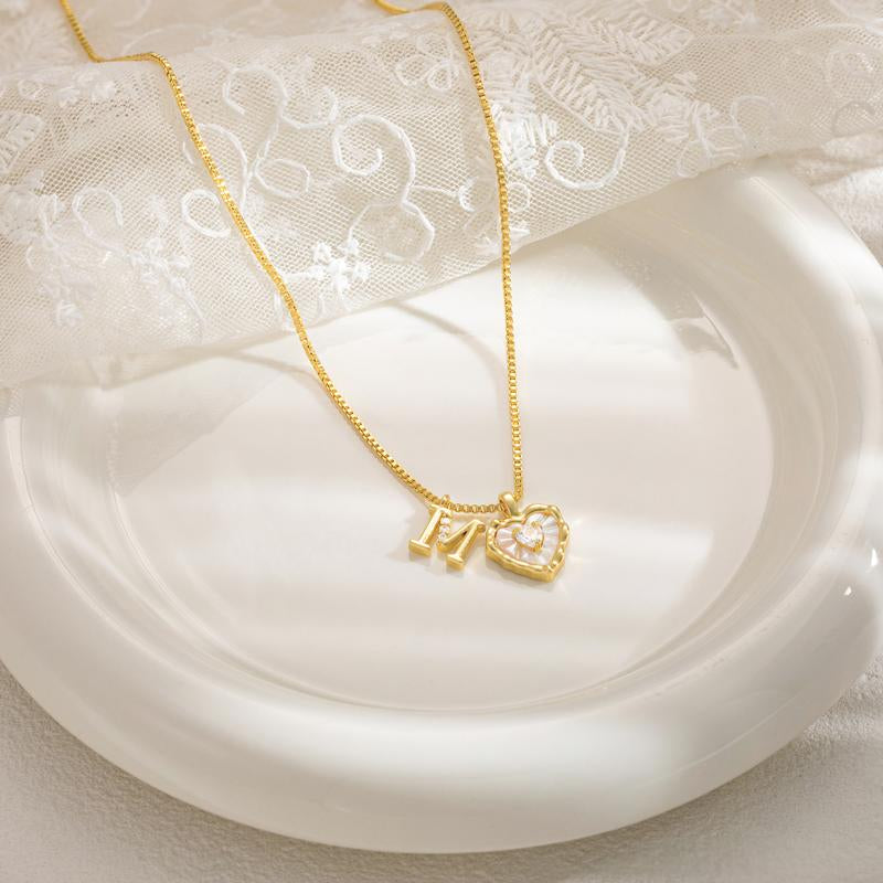 🎁Perfektný darček pre páry alebo najlepších priateľov❤️Náhrdelník z titánovej ocele s mikrointarziou srdca a písmen✨26 písmen na výber