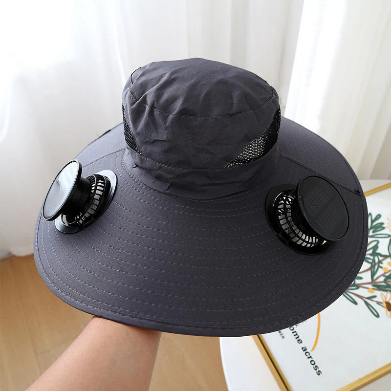 🌬️ 🌞Solárne napájaný slnečný klobúk s dvojitým ventilátorom｜Chladiaci vonkajší slnečný klobúk s dvojitým napájaním cez USB⛱️