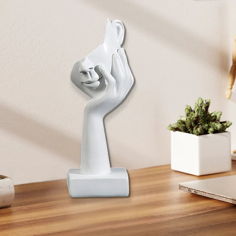 Minimalistická abstraktná figurálna socha