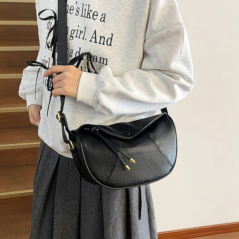 Moderná minimalistická crossbody kabelka
