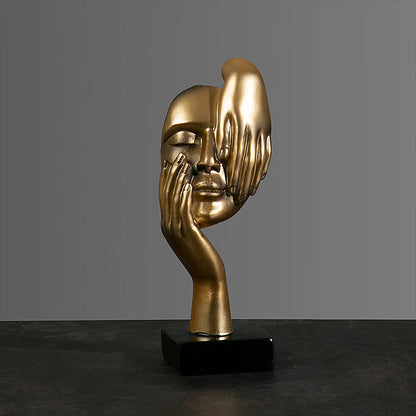 Minimalistická abstraktná figurálna socha
