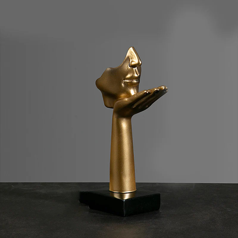 Minimalistická abstraktná figurálna socha