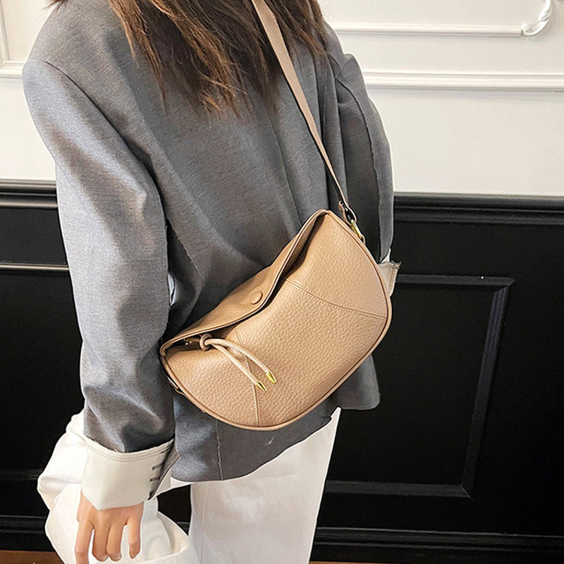 Moderná minimalistická crossbody kabelka