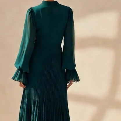 👗Dámske midi šaty s výstrihom a volánikmi😍