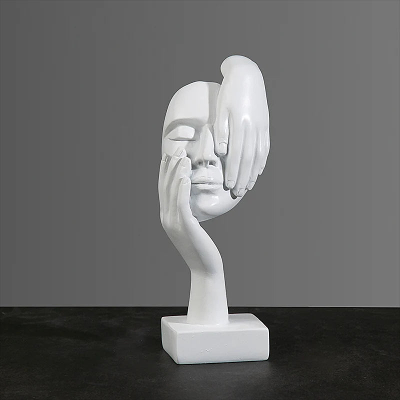 Minimalistická abstraktná figurálna socha
