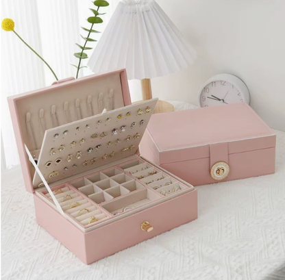 🌸💖Krásna šperkovnica v princeznovskom štýle s viacerými priehradkami, ktoré zabraňujú zamotaniu šperkov. Je to perfektný darček na narodeniny a kolaudačné oslávy.