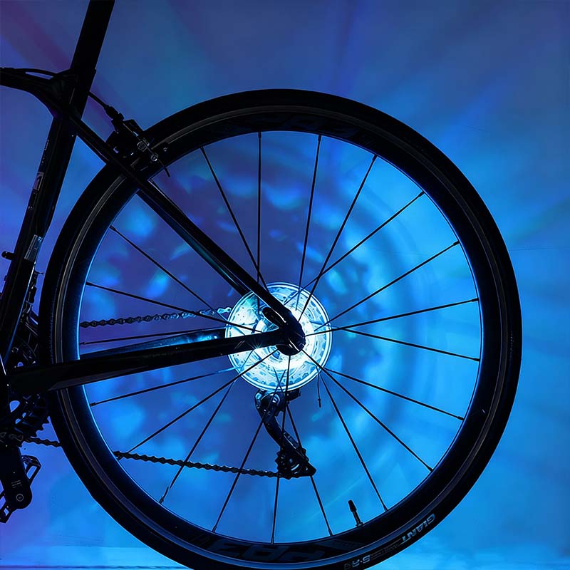 LED svetlo na náboji kolesa bicykla pre nočnú jazdu