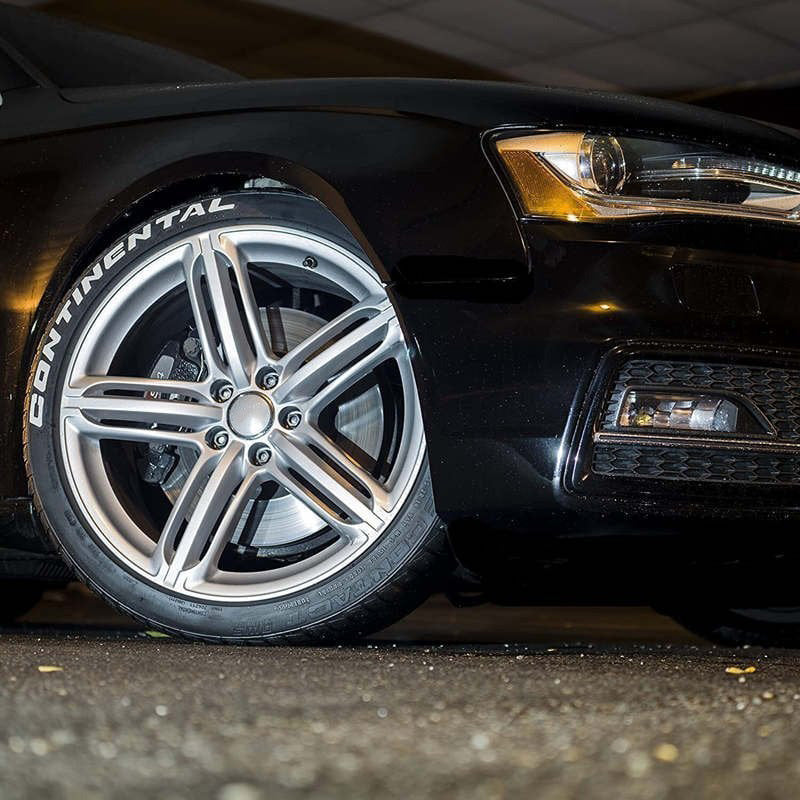 12 farieb vodeodolných fixiek na pneumatiky automobilov